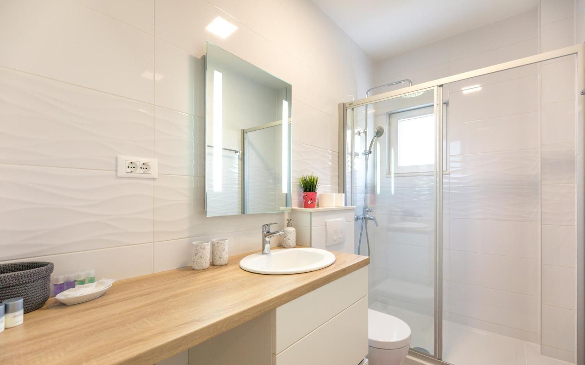 Apartmani Ksenija 2 Tučepi Buitenkant foto