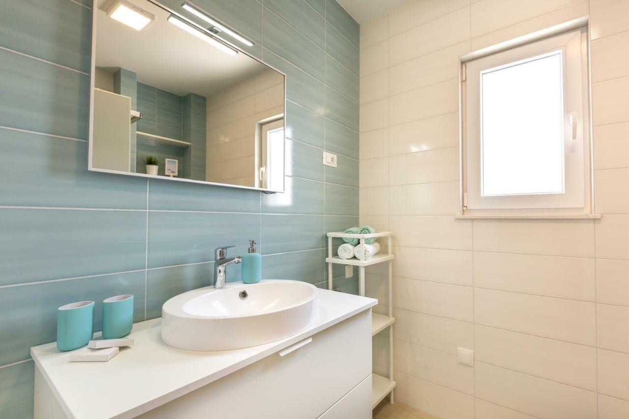 Apartmani Ksenija 2 Tučepi Buitenkant foto